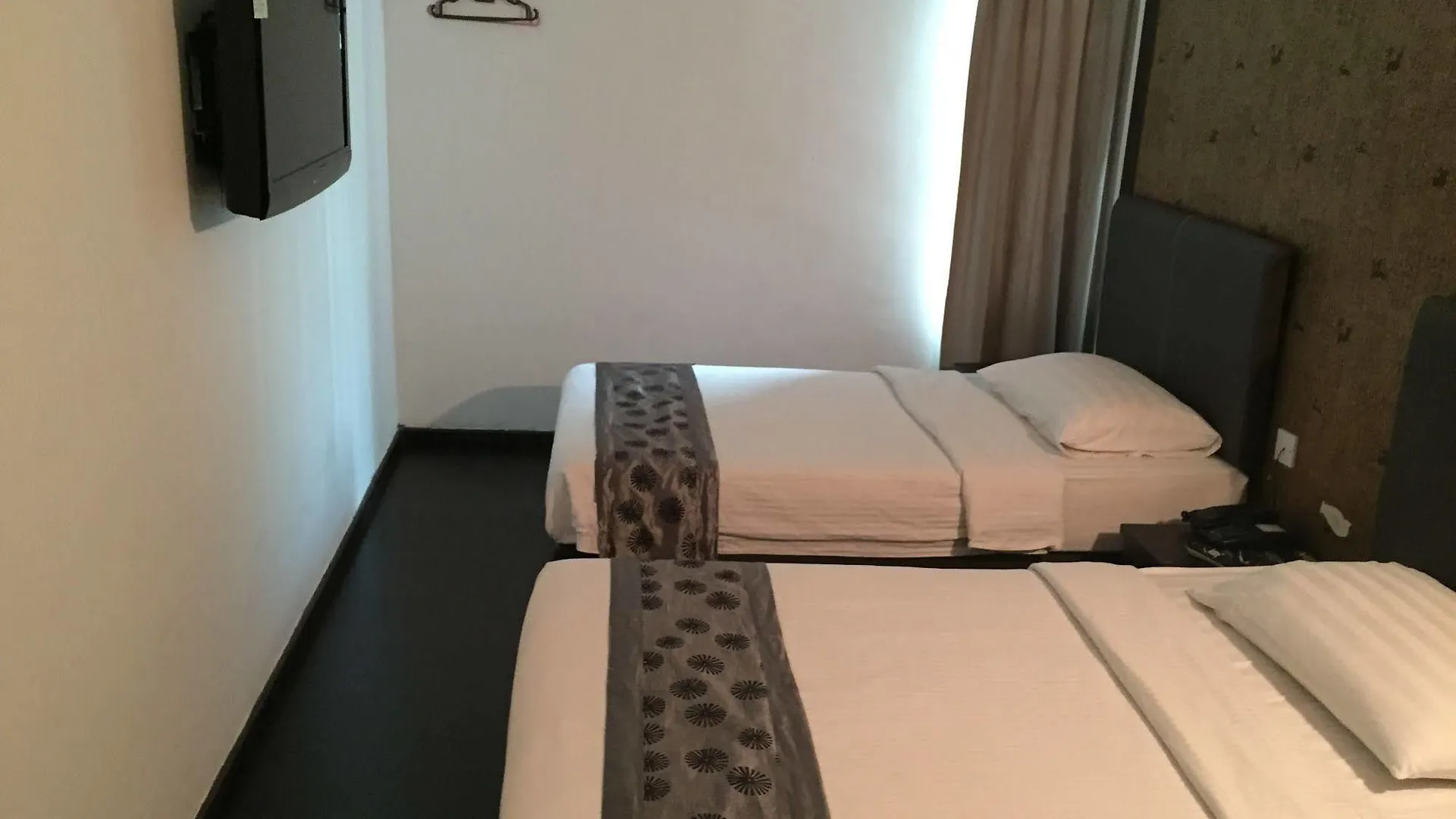 Le Hotel Кота-Кинабалу 2*,